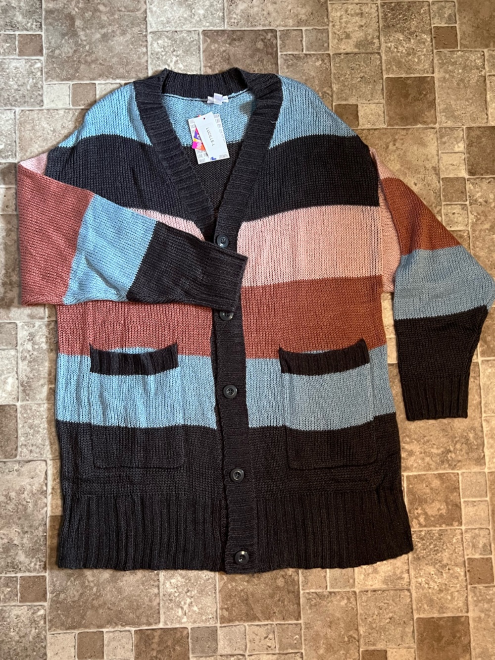 NWT L (size chart (18-26) LuLaRoe Lucille Cardigan